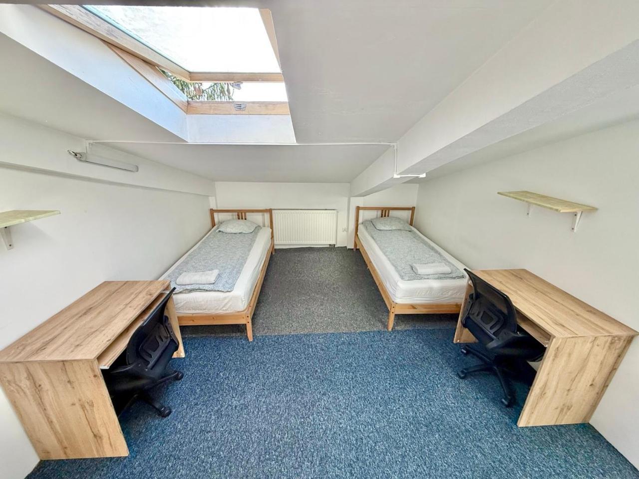 Student-House Kazimierzowska Hostel Warschau Buitenkant foto