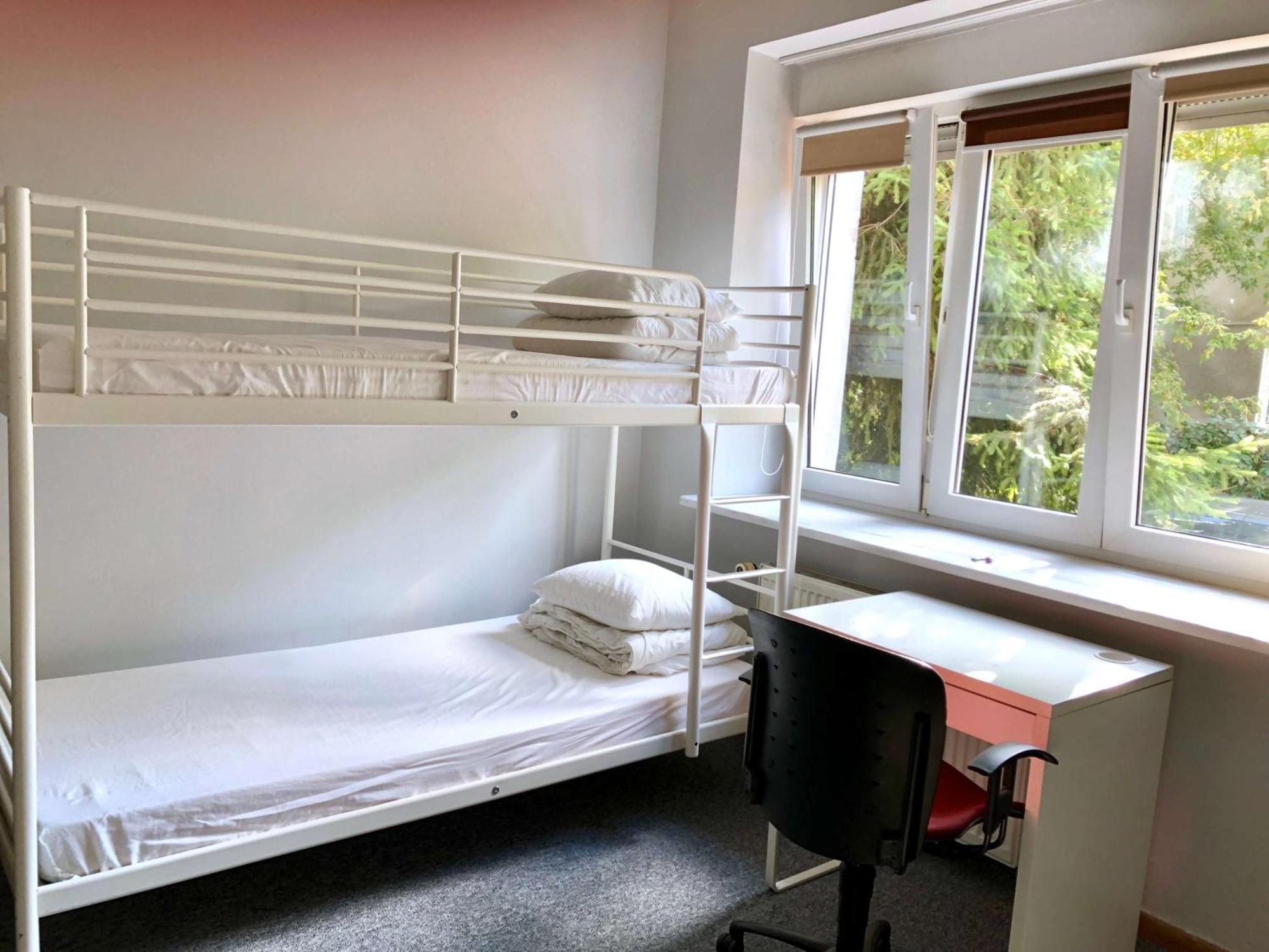 Student-House Kazimierzowska Hostel Warschau Buitenkant foto