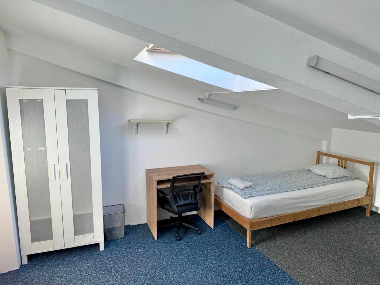 Student-House Kazimierzowska Hostel Warschau Buitenkant foto