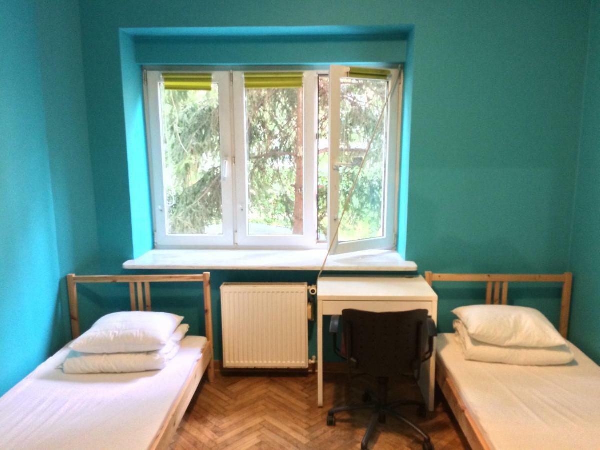 Student-House Kazimierzowska Hostel Warschau Buitenkant foto